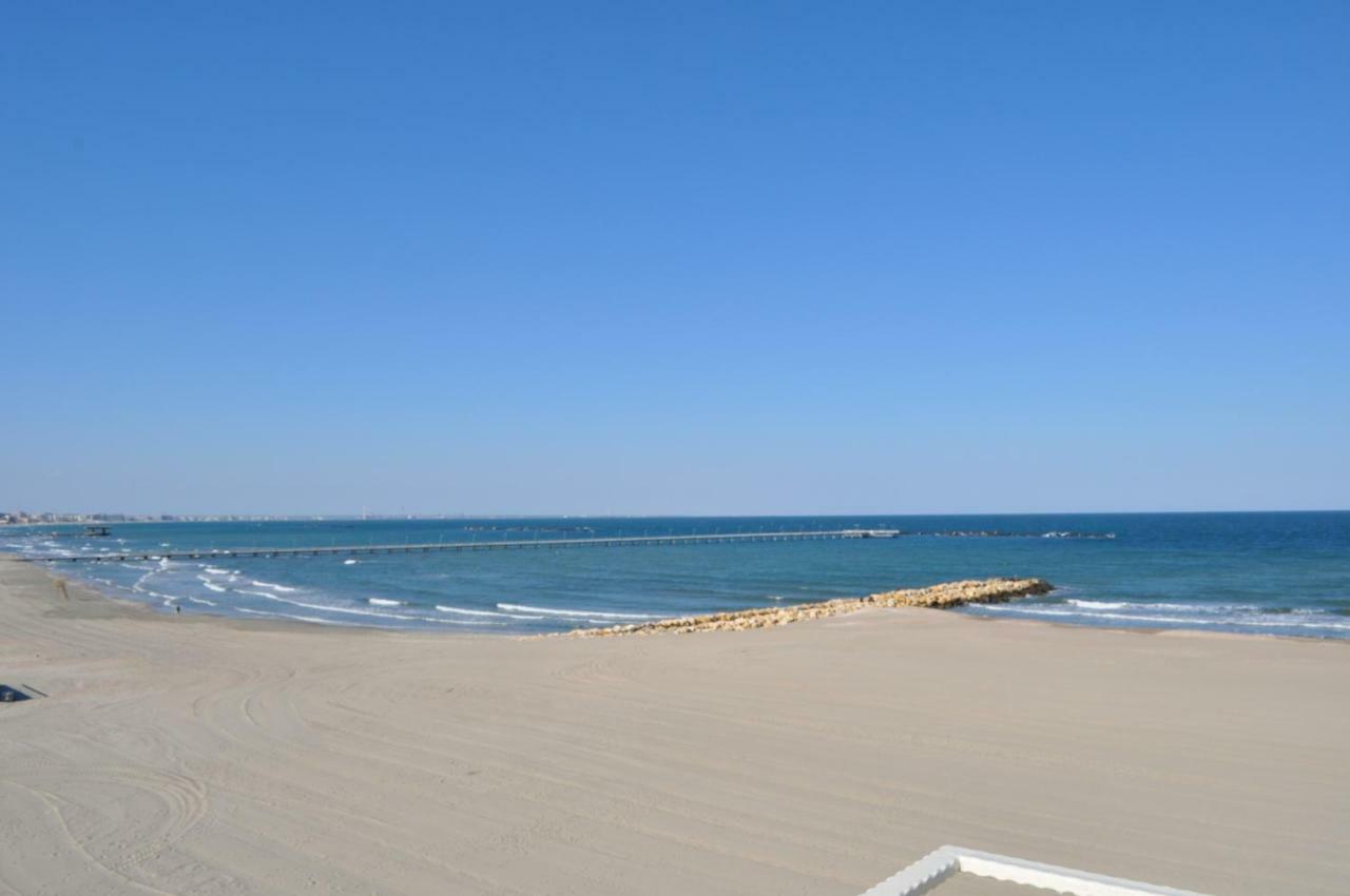 Hotel Golden Palace Mamaia Exterior photo